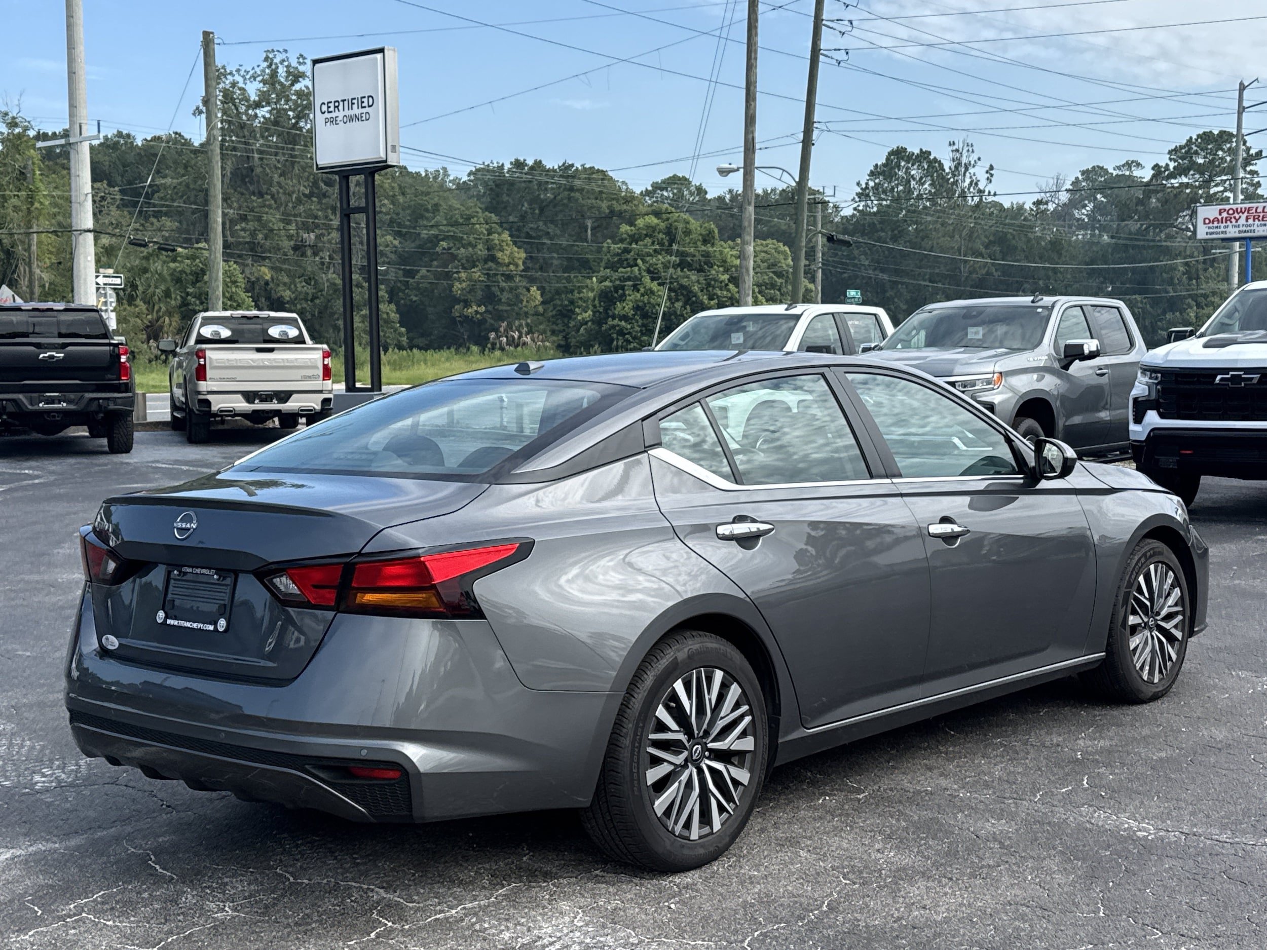 Used 2025 Nissan Altima 2.5 SV FWD image 7