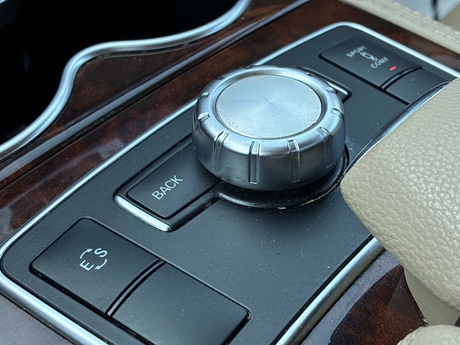 Used 2014 Mercedes-Benz CLS 550 4MATIC image 32