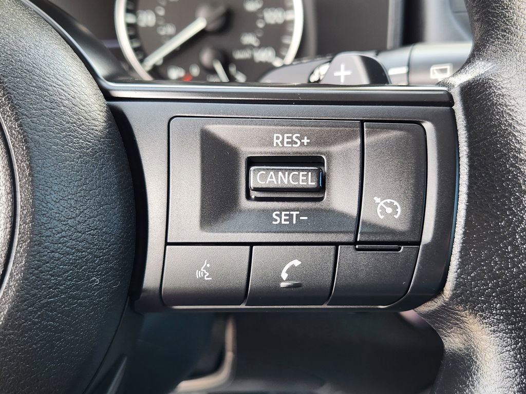 Used 2024 Nissan Rogue S image 21