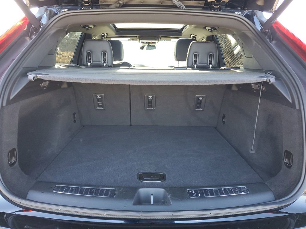 Certified 2024 Cadillac XT4 Premium Luxury image 27