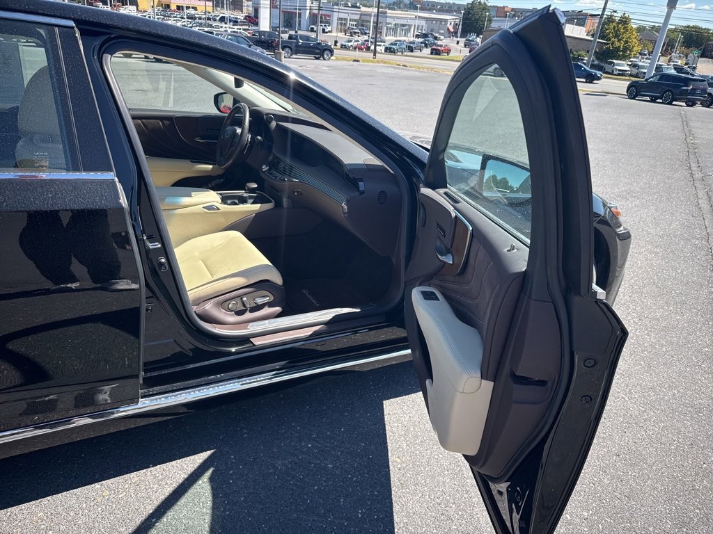 Used 2019 Lexus LS 500 AWD image 25