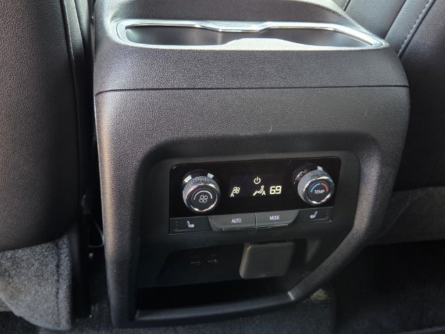 Used 2026 Chevrolet Traverse High Country FWD image 15