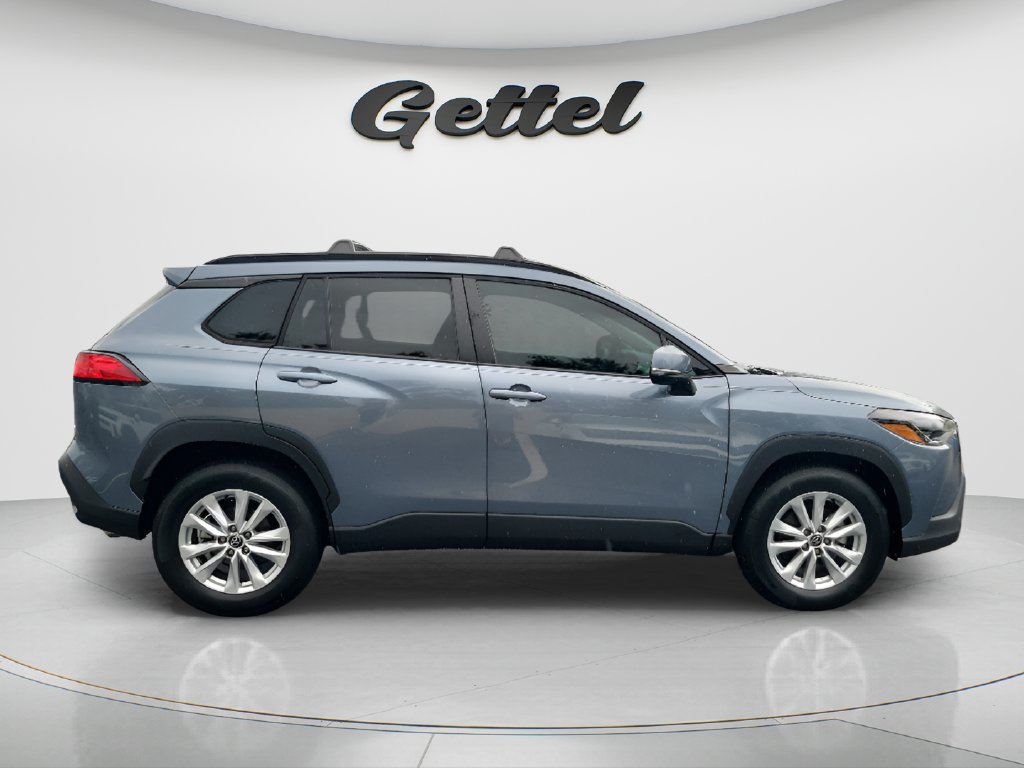 Used 2023 Toyota Corolla Cross LE w/ Moonroof Package AWD/4WD image 4