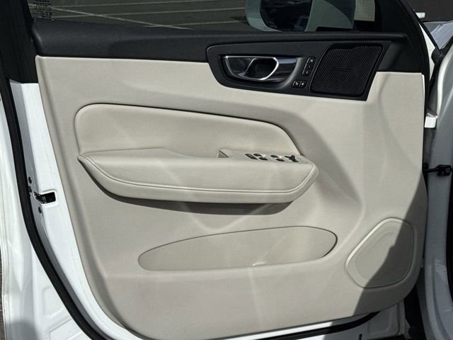 Used 2020 Volvo XC60 T5 Inscription w/ Protection Package Premier image 24