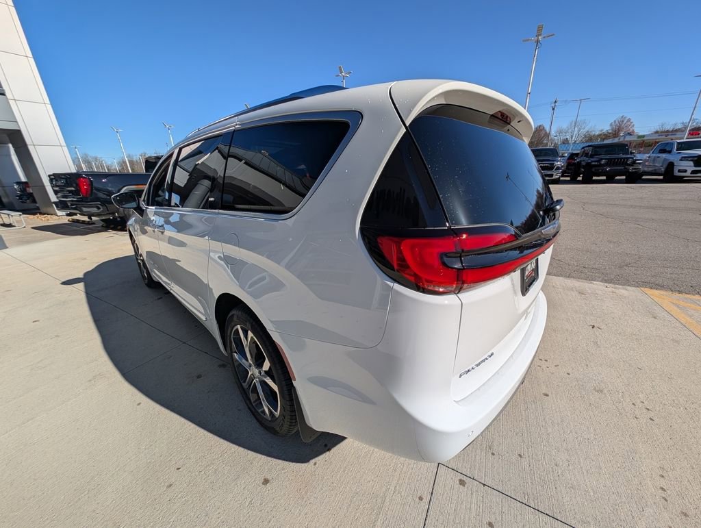 New 2026 Chrysler Pacifica Pinnacle w/ Trailer Tow Group image 6