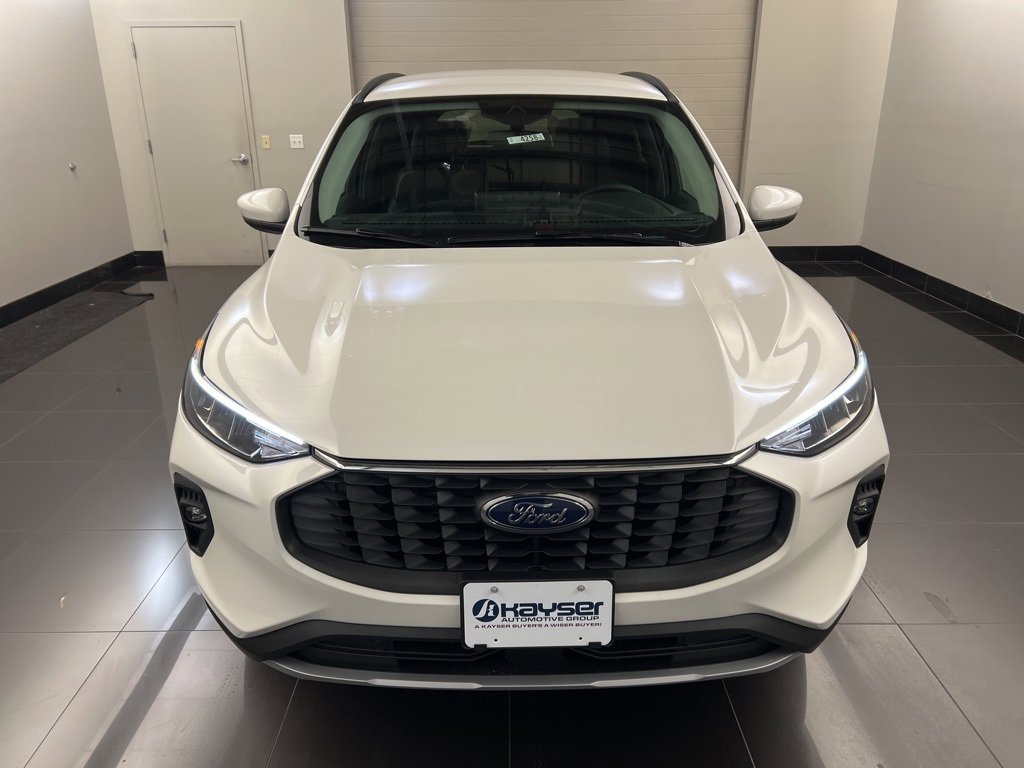 New 2025 Ford Escape SE image 2