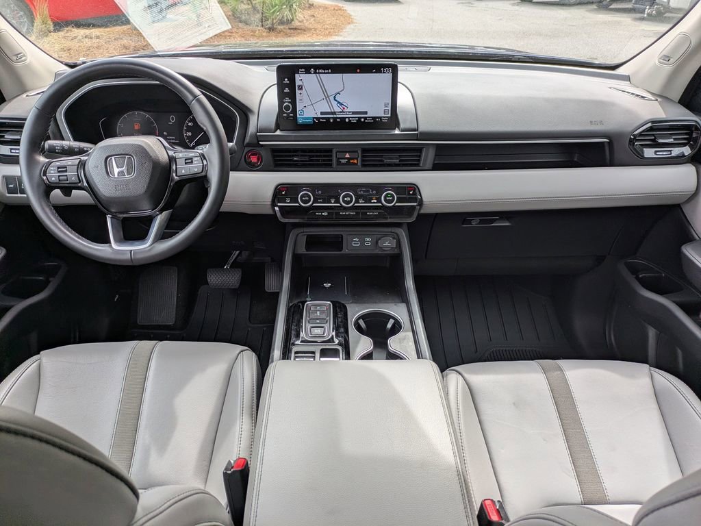Used 2024 Honda Pilot Touring image 16