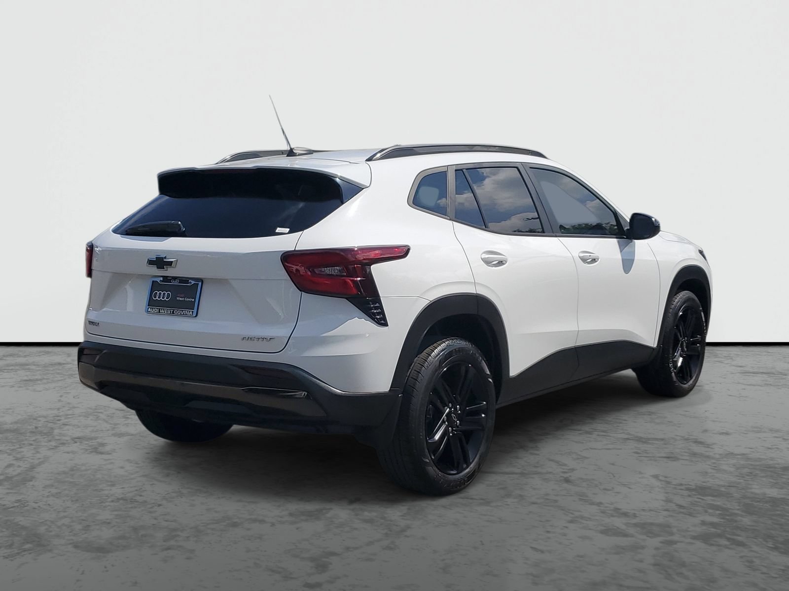 Used 2025 Chevrolet Trax ACTIV w/ Driver Confidence Package FWD image 4