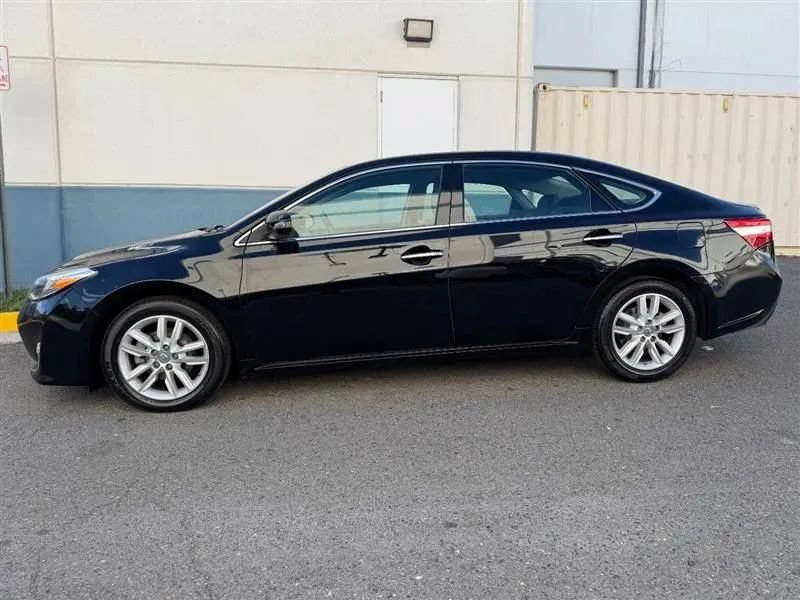 Used 2013 Toyota Avalon XLE Touring FWD image 6