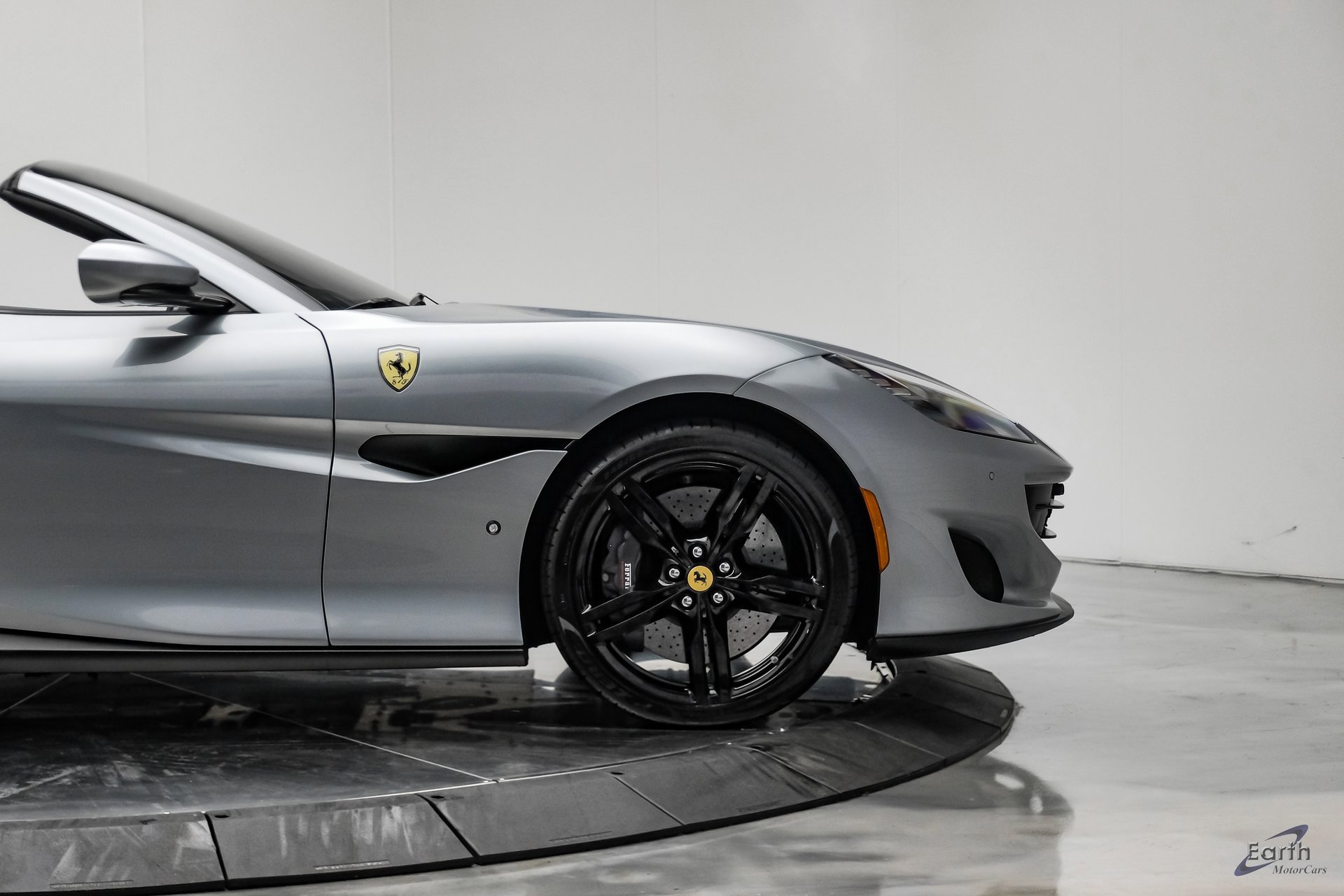 Used 2019 Ferrari Portofino image 27