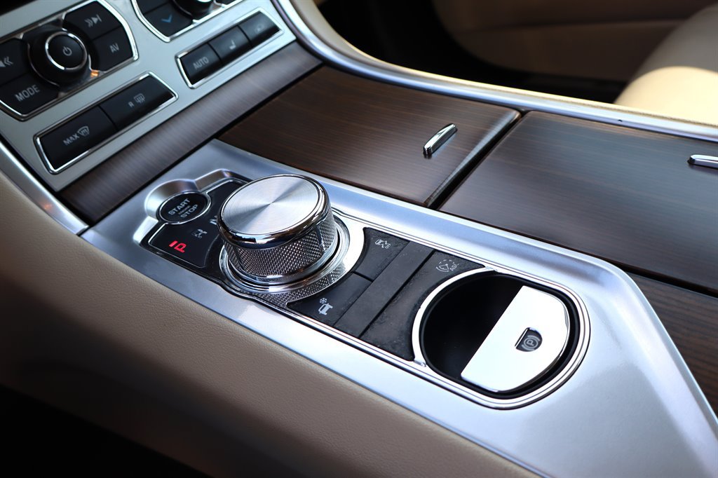 Used 2013 Jaguar XF RWD image 29