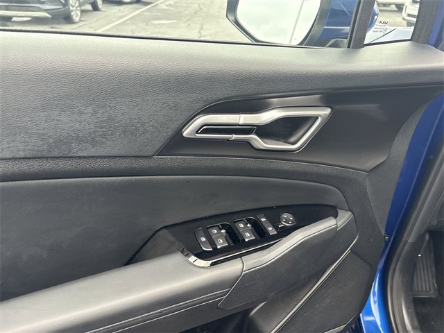 Used 2025 Kia Sportage EX w/ Premium Package image 24