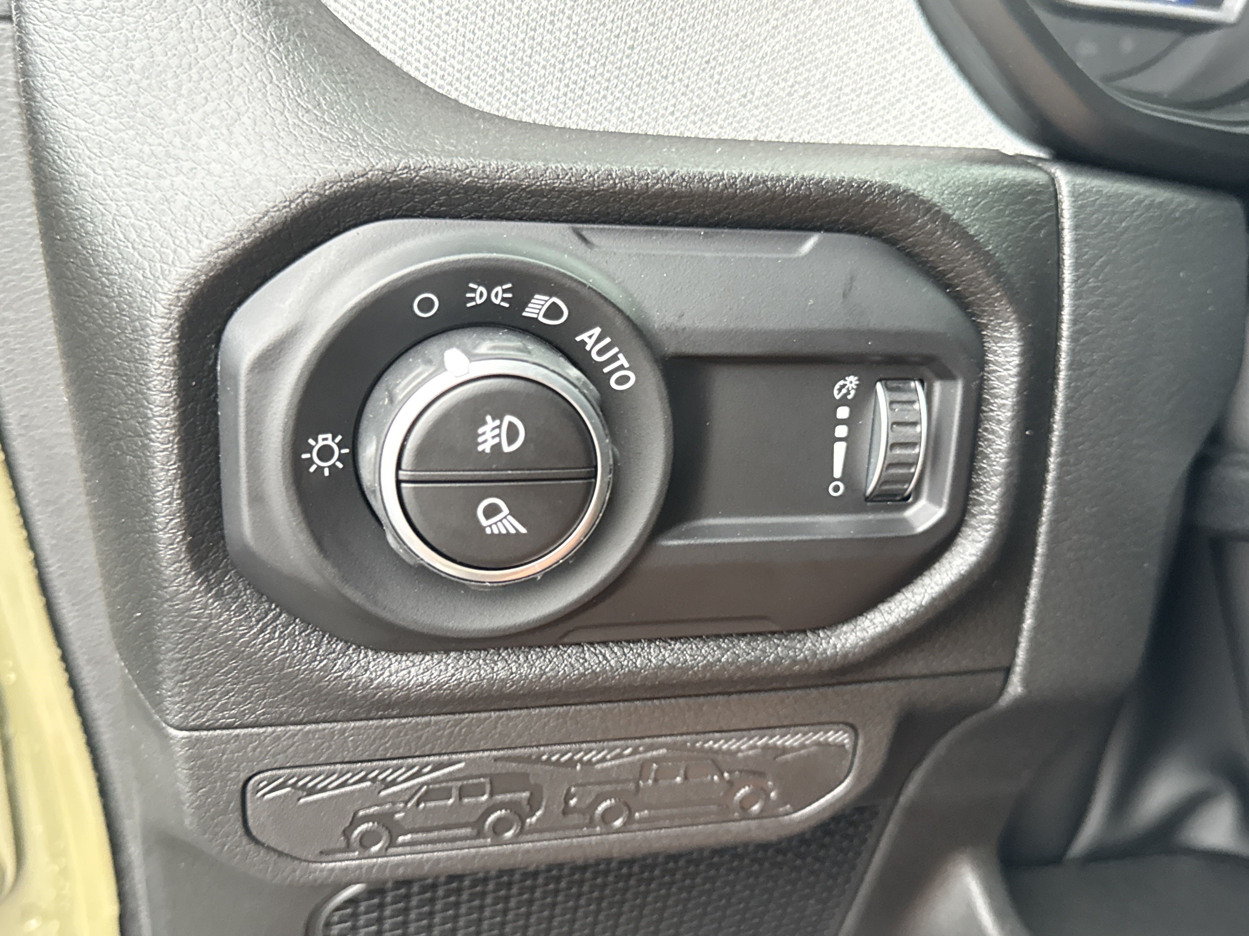 New 2025 Jeep Gladiator Sport AWD/4WD image 31