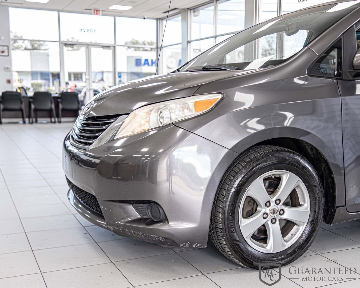 Used 2012 Toyota Sienna LE FWD image 5