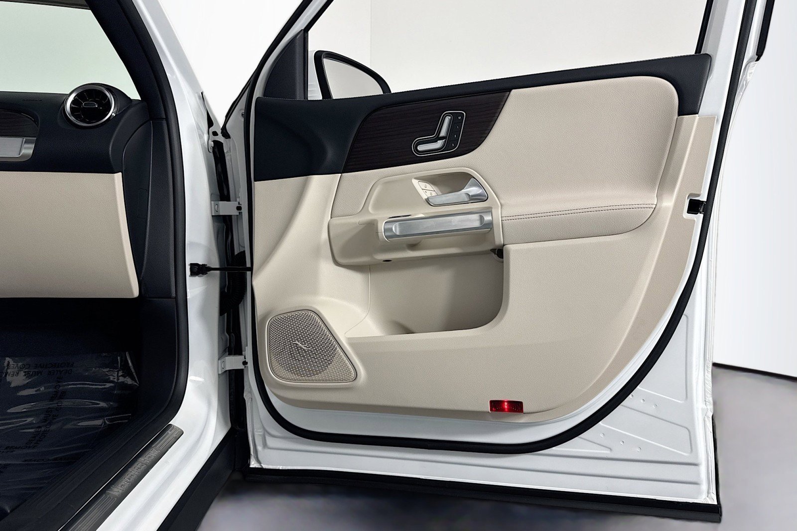 New 2026 Mercedes-Benz GLB 250 image 23