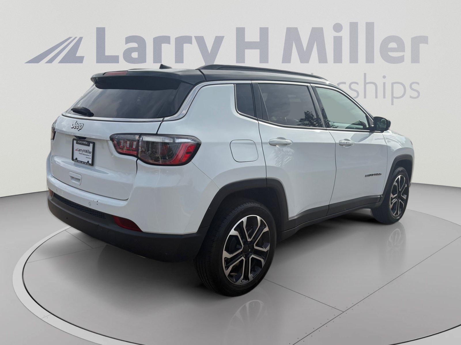 Used 2024 Jeep Compass Limited AWD/4WD image 6
