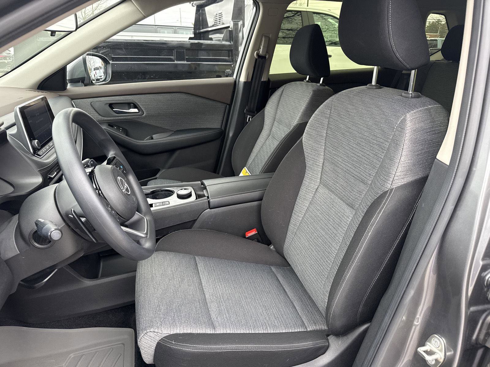 Used 2023 Nissan Rogue SV AWD/4WD image 12