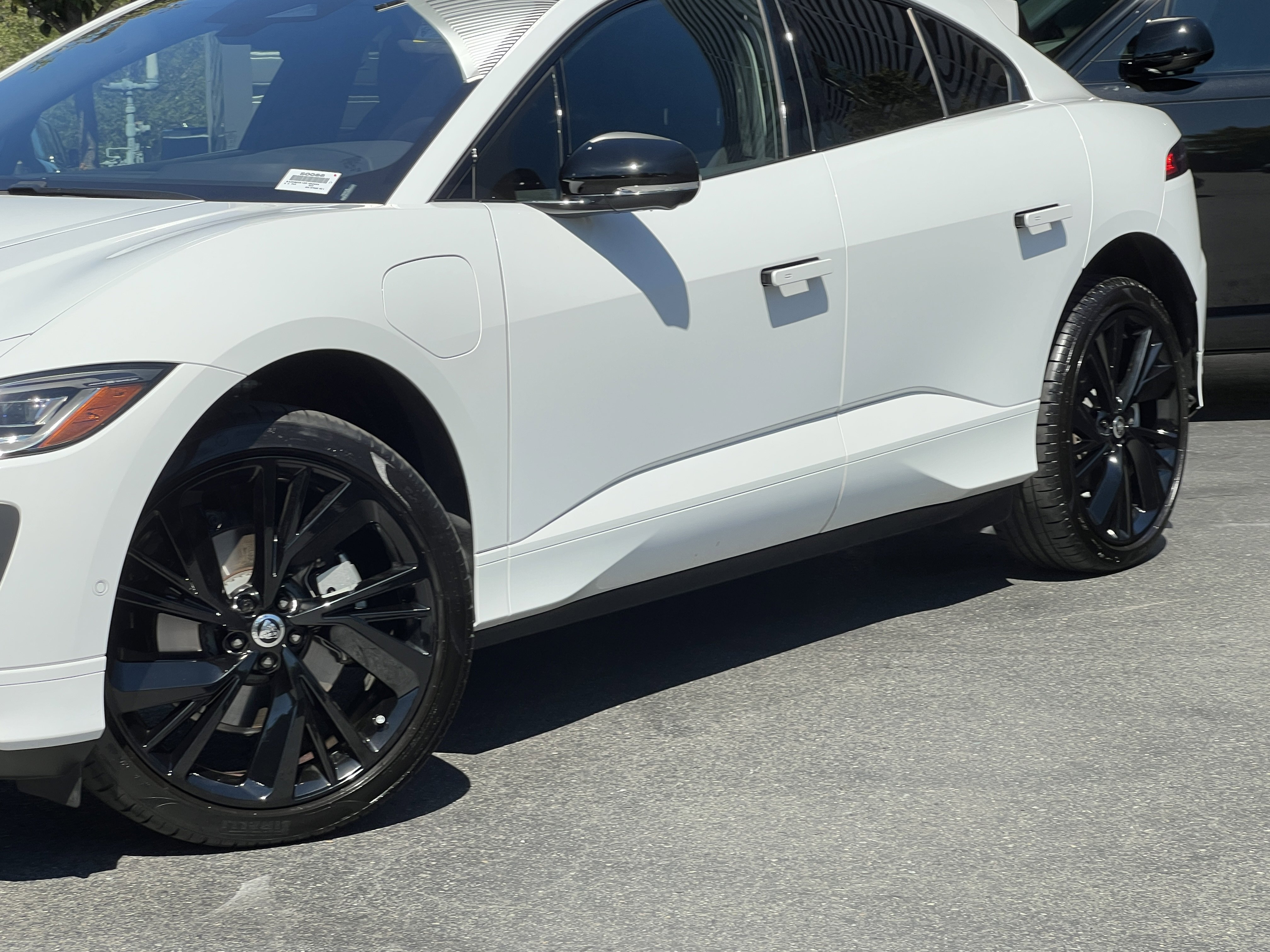 Certified 2024 Jaguar I-PACE R-Dynamic HSE image 2