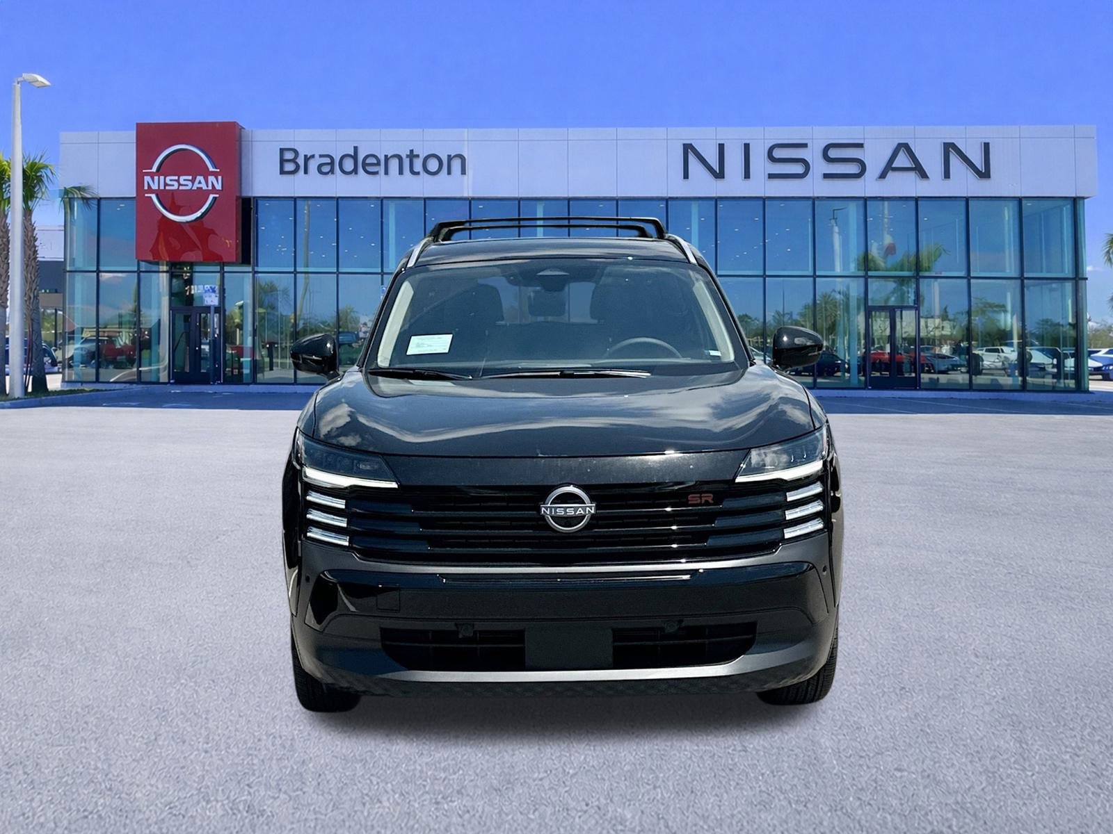 New 2025 Nissan Kicks SR FWD image 2