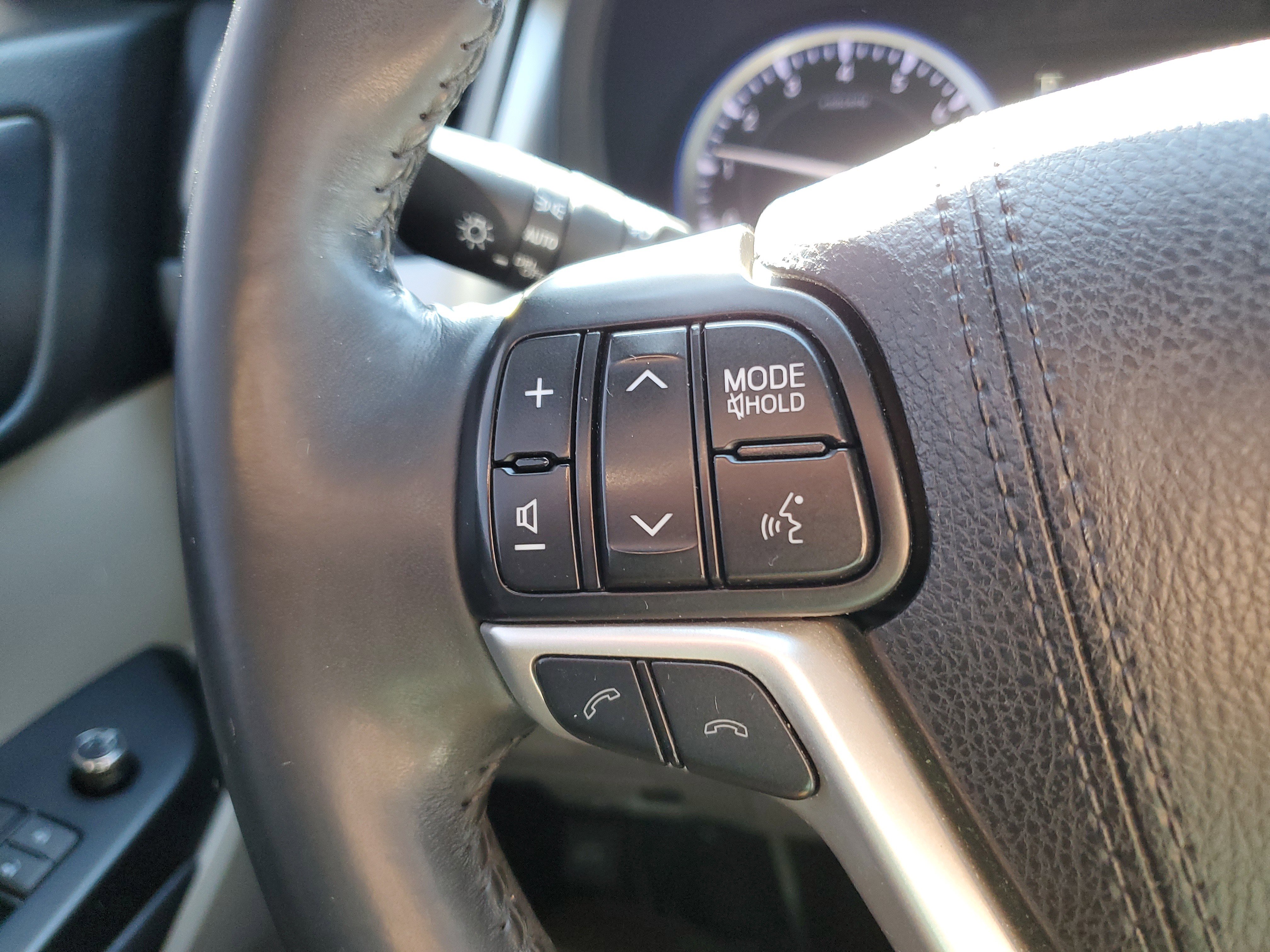 Used 2017 Toyota Highlander XLE image 14