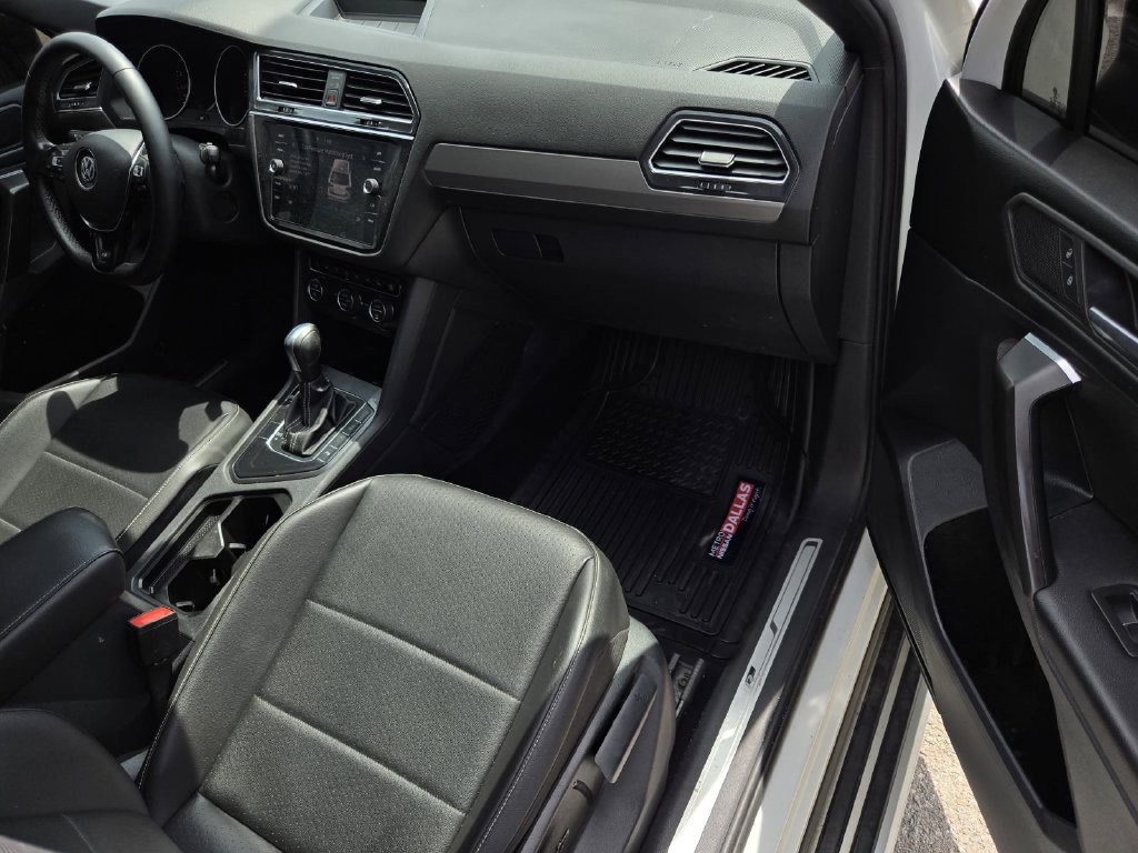 Used 2021 Volkswagen Tiguan SE R-Line FWD image 7