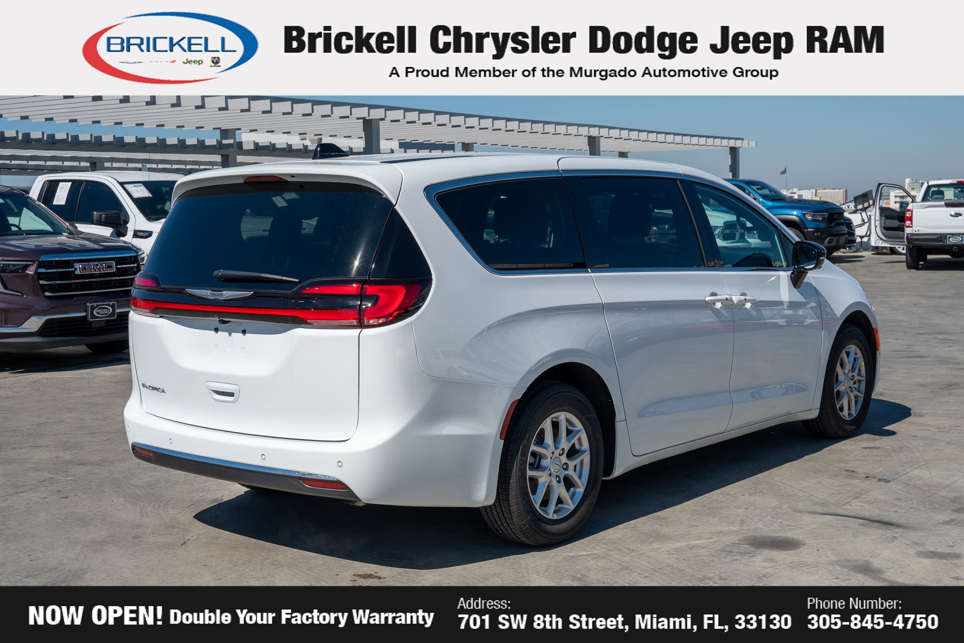 New 2026 Chrysler Pacifica Select image 5