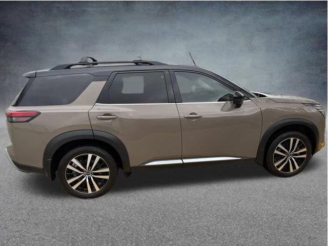 Used 2025 Nissan Pathfinder Platinum FWD image 10