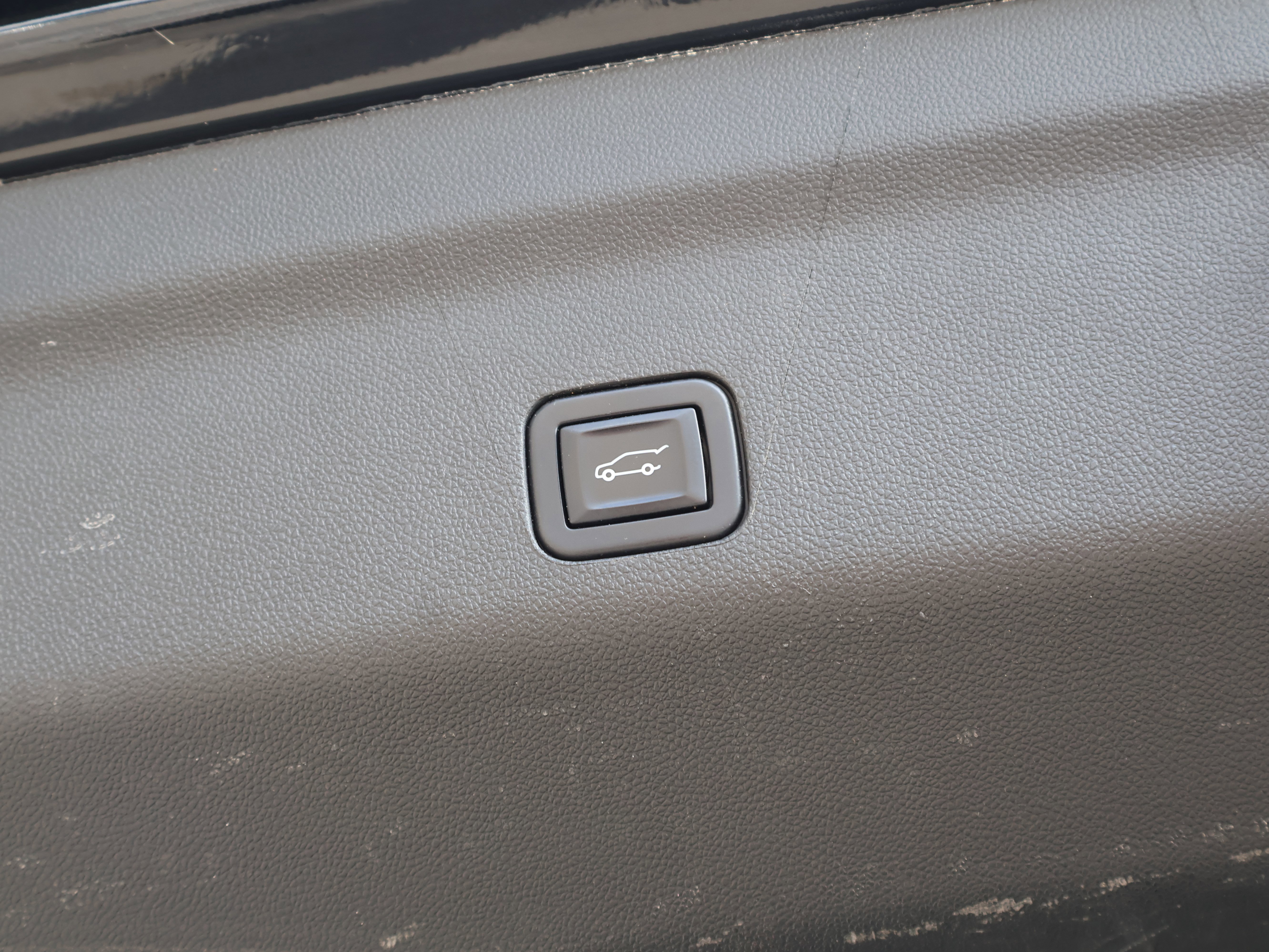 Used 2022 Chevrolet Suburban RST w/ Sport Performance Package AWD/4WD image 22