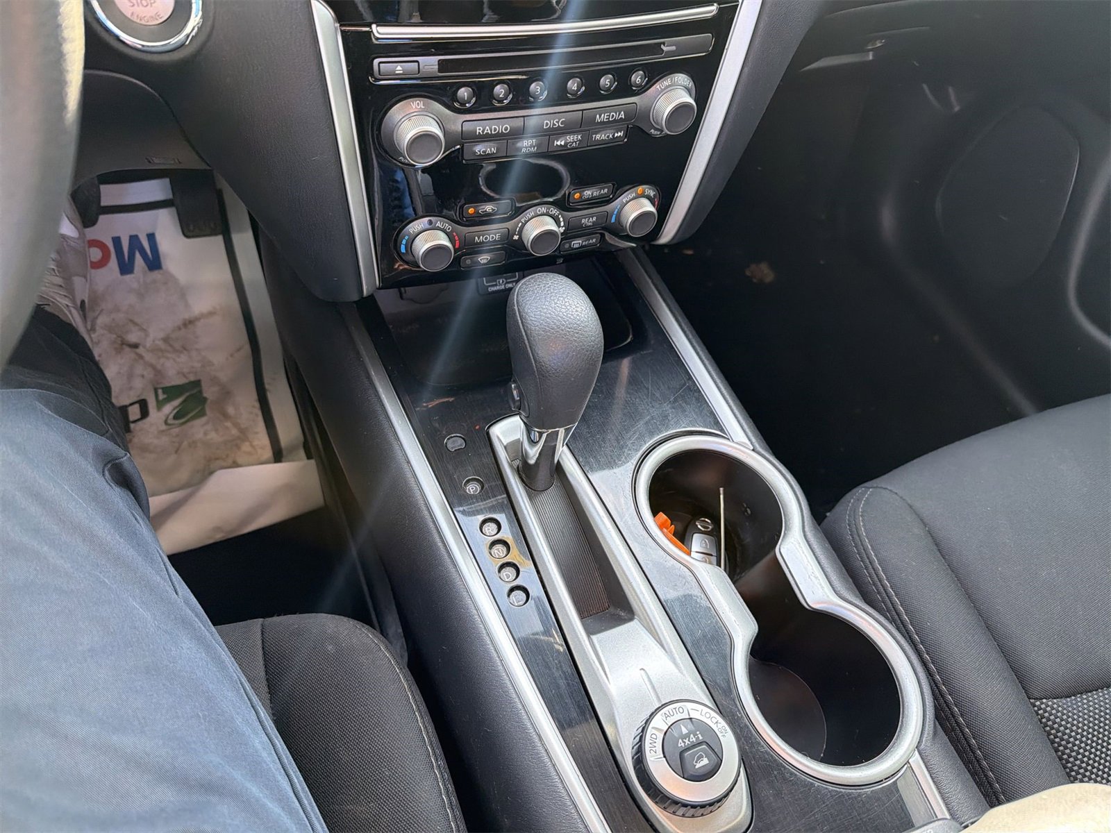 Used 2020 Nissan Pathfinder S image 16