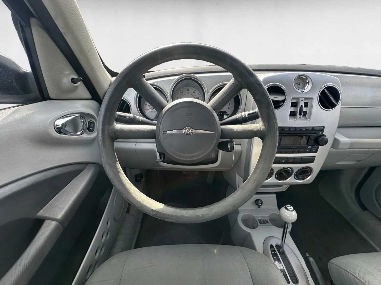 Used 2009 Chrysler PT Cruiser FWD image 12