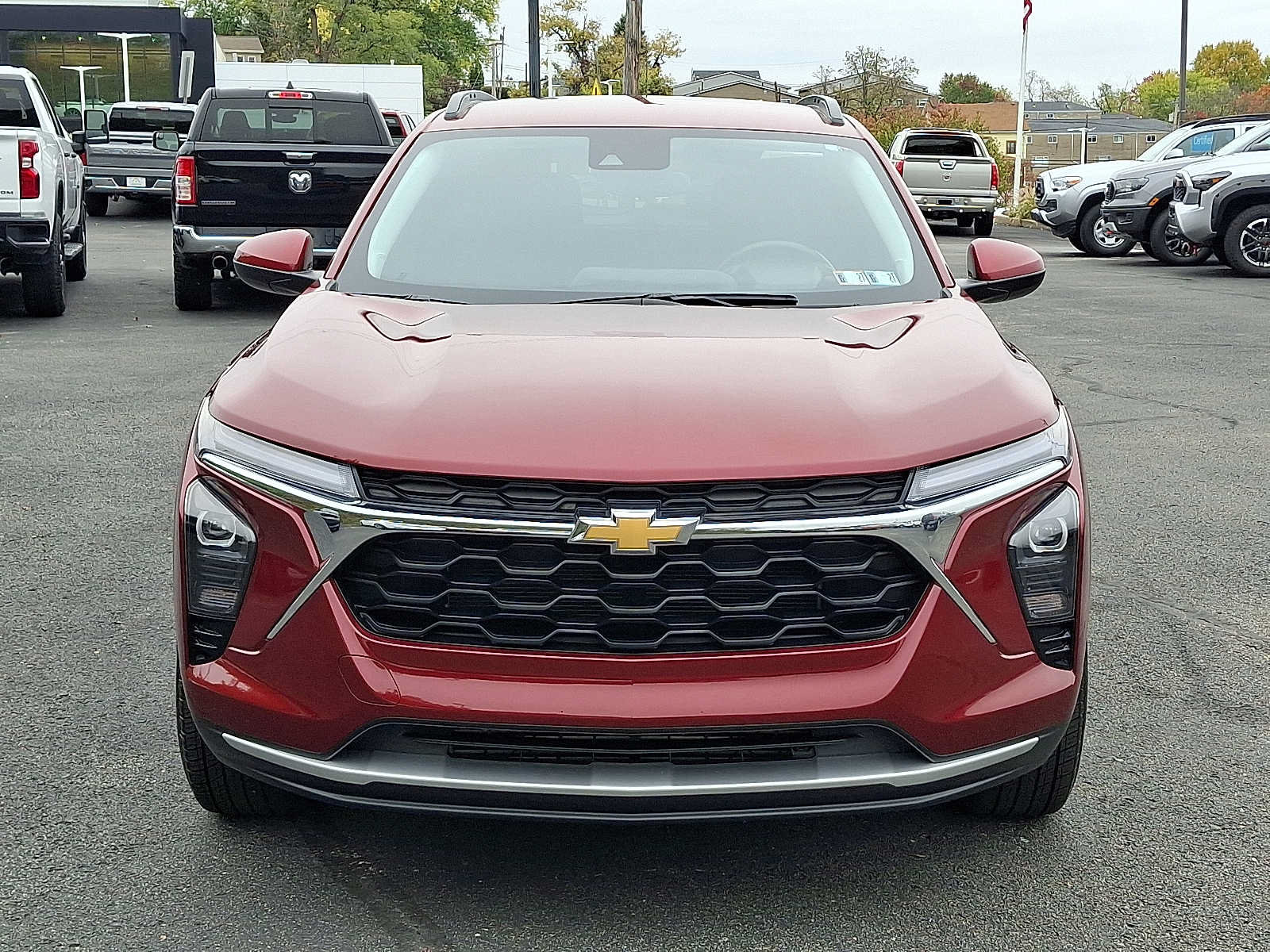 Used 2024 Chevrolet Trax LT w/ Driver Confidence Package FWD image 2