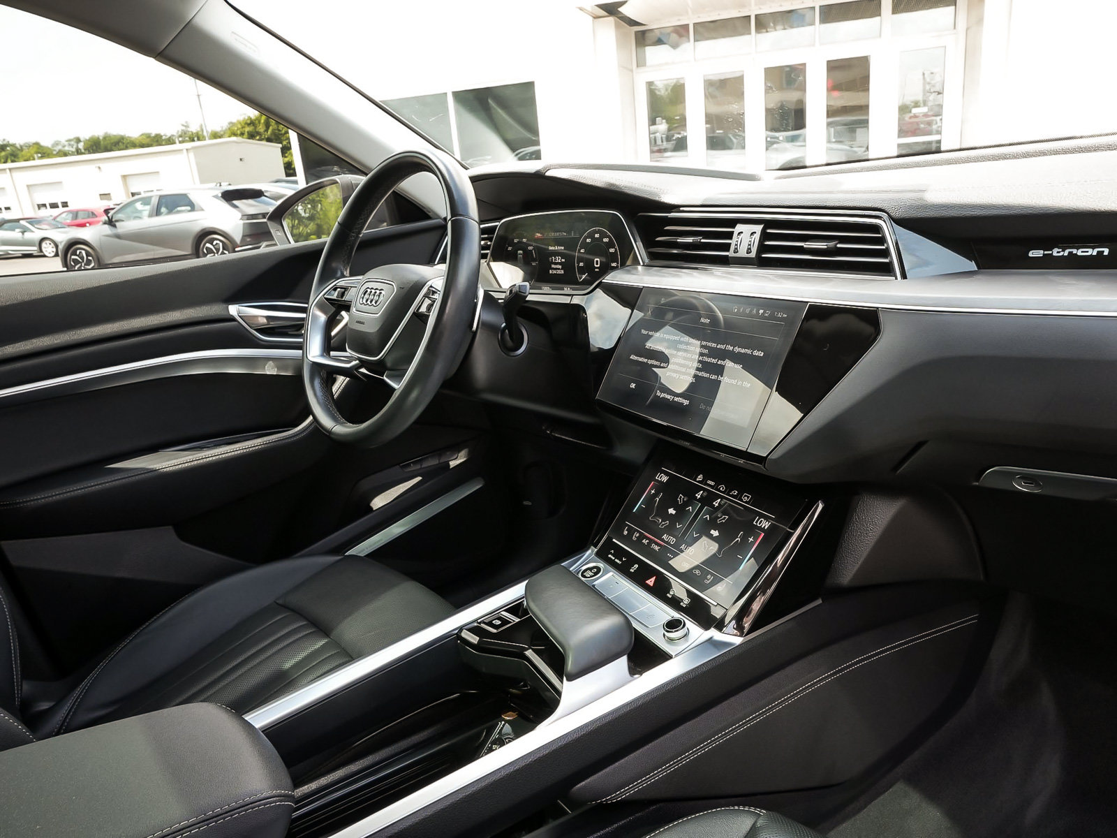 Used 2024 Audi Q8 e-tron Premium Plus w/ Premium Plus Package AWD/4WD image 47