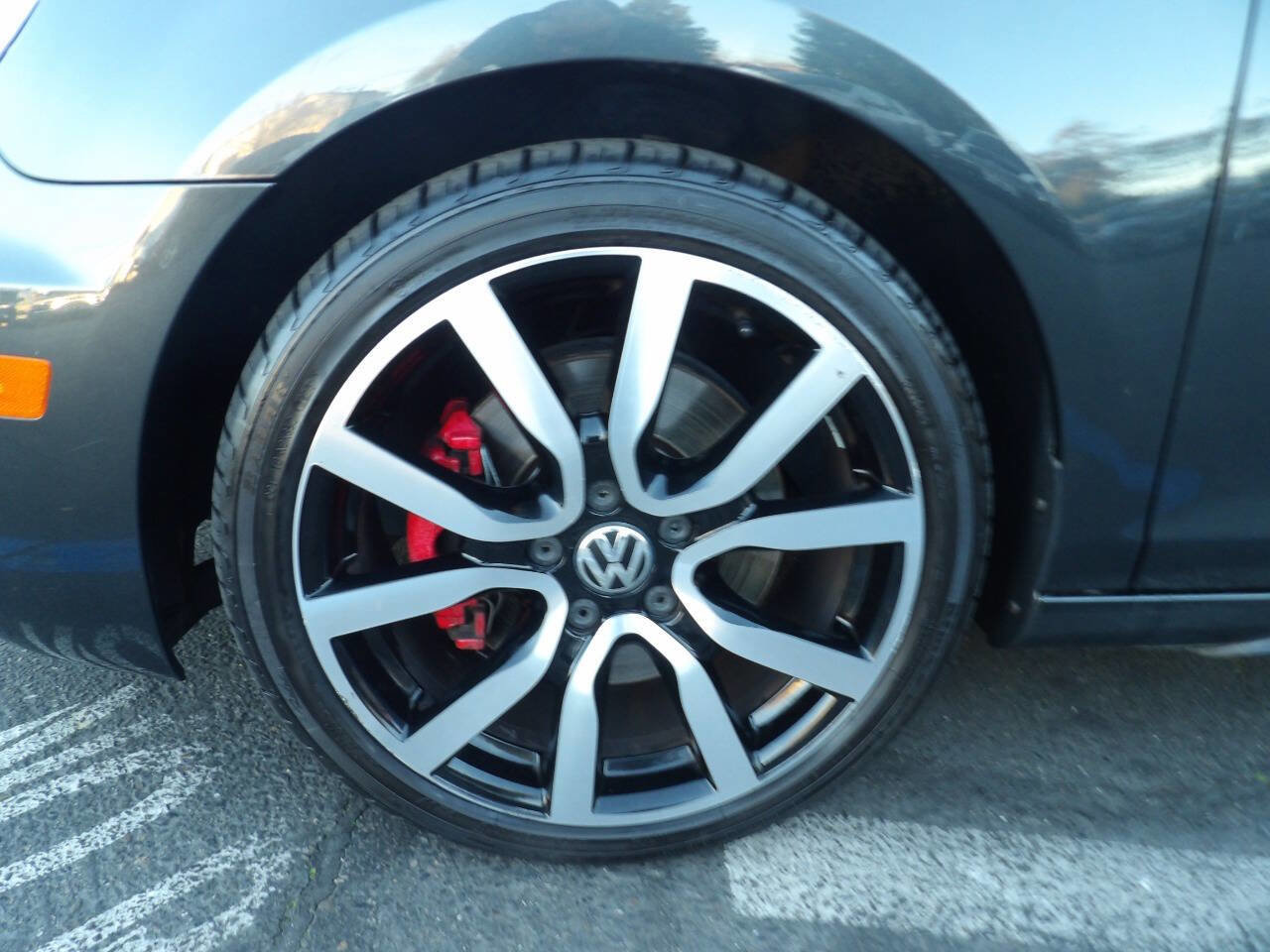 Used 2012 Volkswagen GTI 4-Door FWD image 15