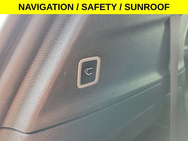 Used 2025 Chrysler Pacifica Limited FWD image 30