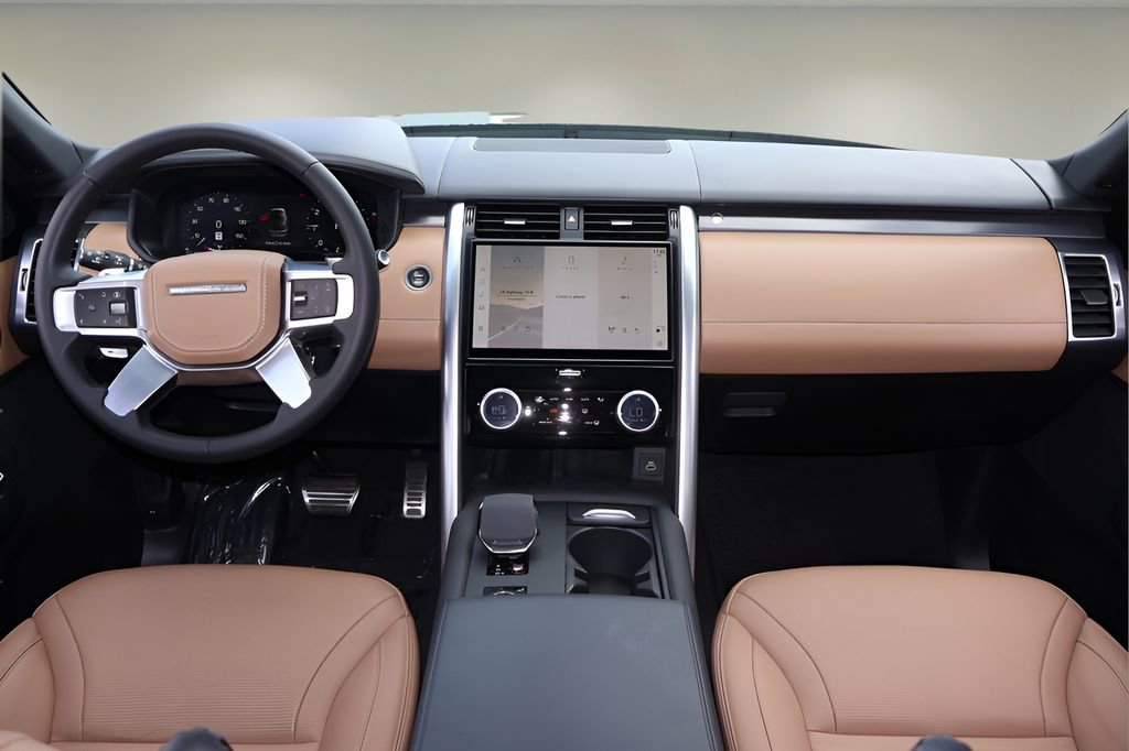 Used 2024 Land Rover Discovery Metropolitan Edition AWD/4WD image 13