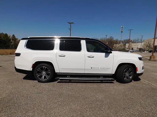 Used 2024 Jeep Grand Wagoneer L 4WD image 4