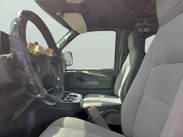 Used 2006 Chevrolet Express 2500 Extended w/ Power and Light Package RWD image 14