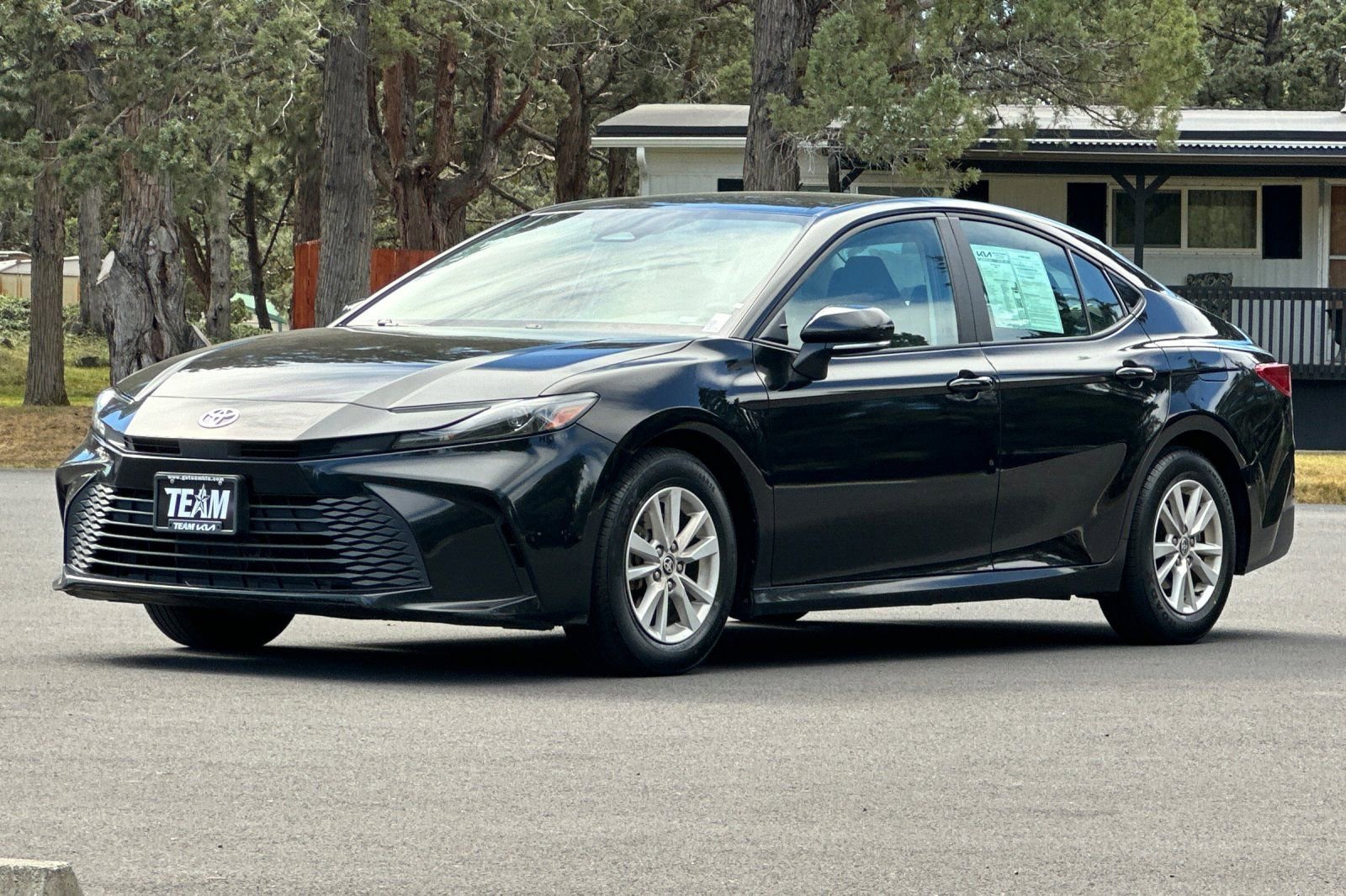Used 2025 Toyota Camry LE image 8