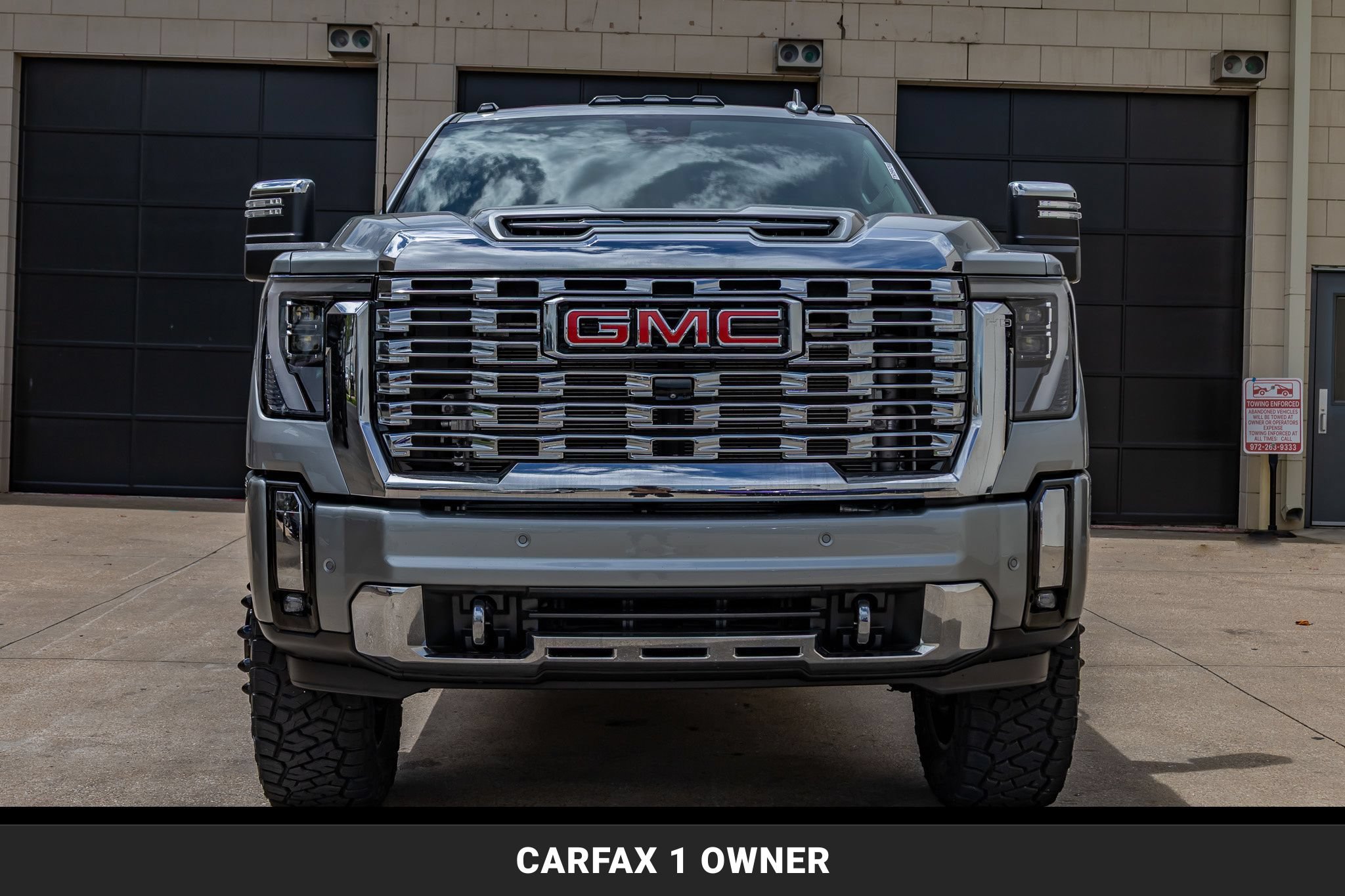 Used 2025 GMC Sierra 3500 Denali w/ Denali Reserve Package AWD/4WD image 4