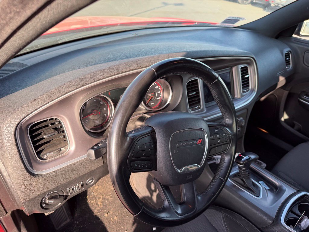 Used 2022 Dodge Charger SXT RWD image 11
