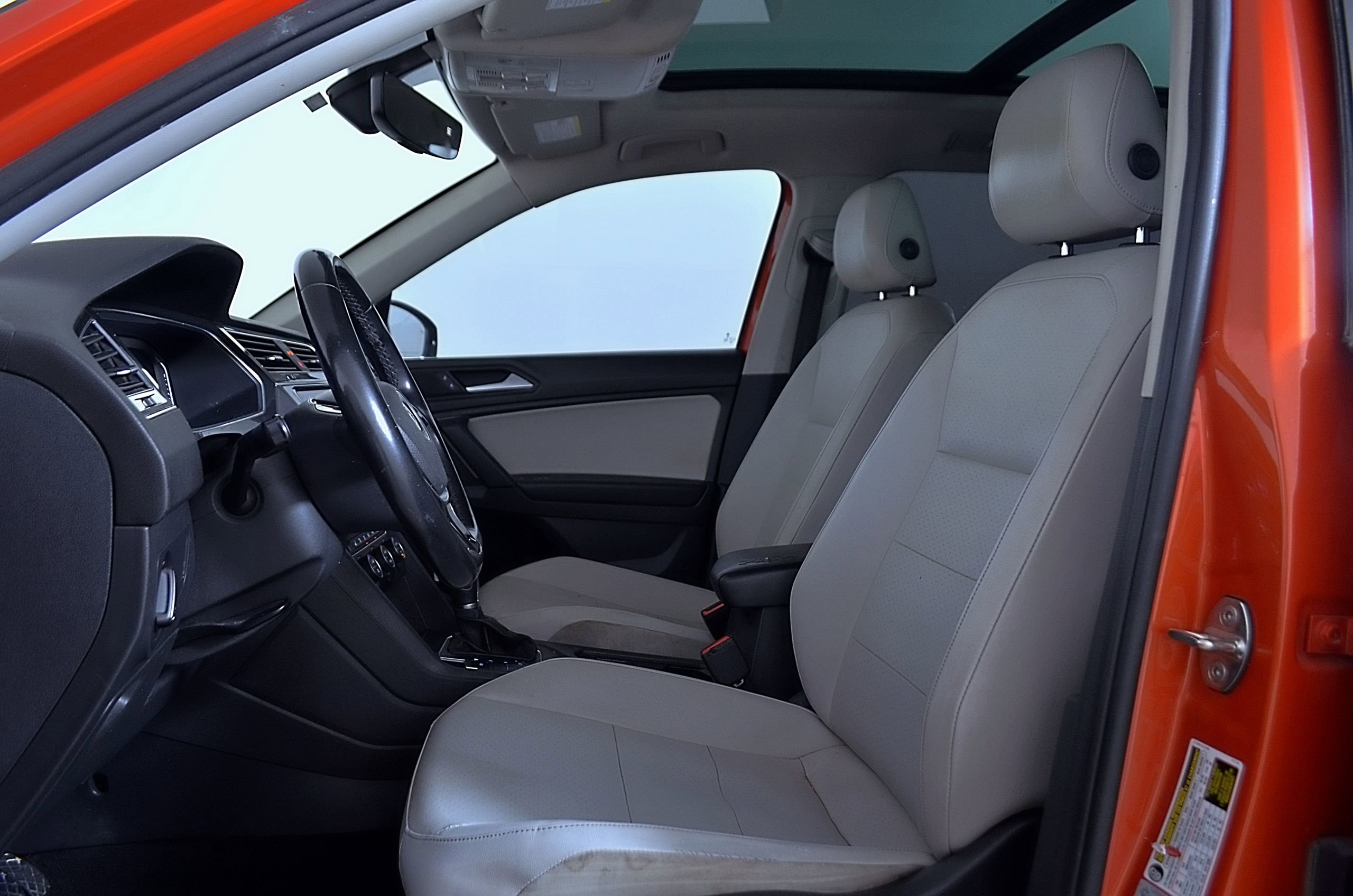 Used 2019 Volkswagen Tiguan SEL FWD image 15