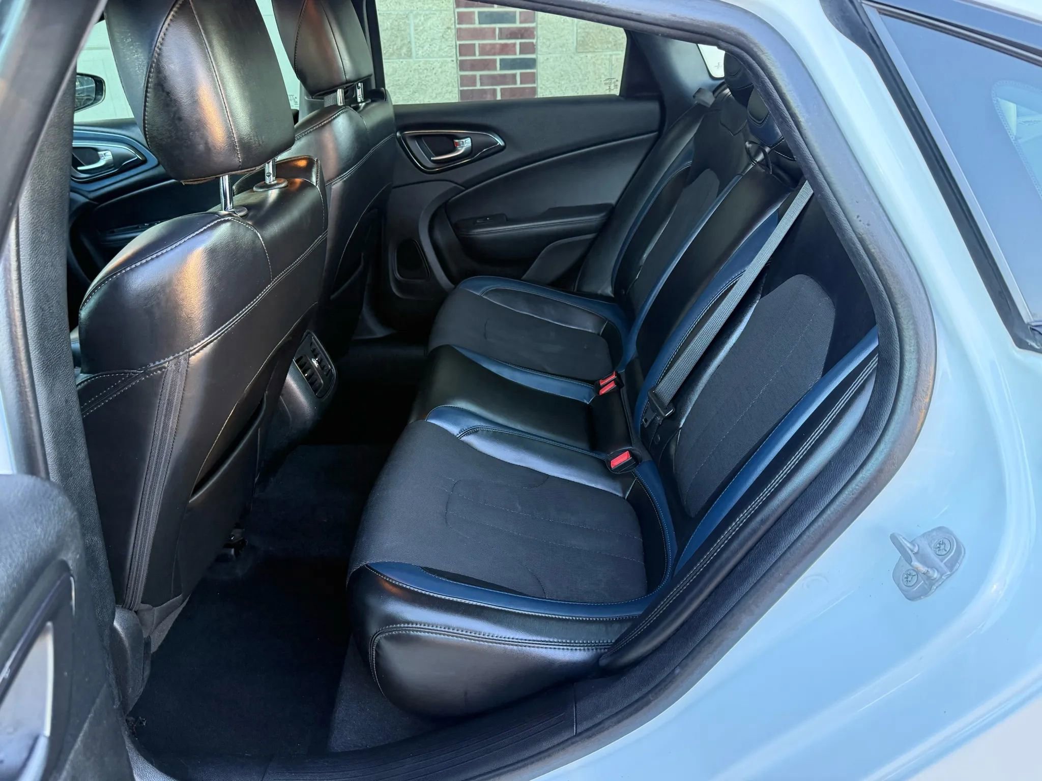 Used 2015 Chrysler 200 S w/ Navigation & Sound Group I image 28