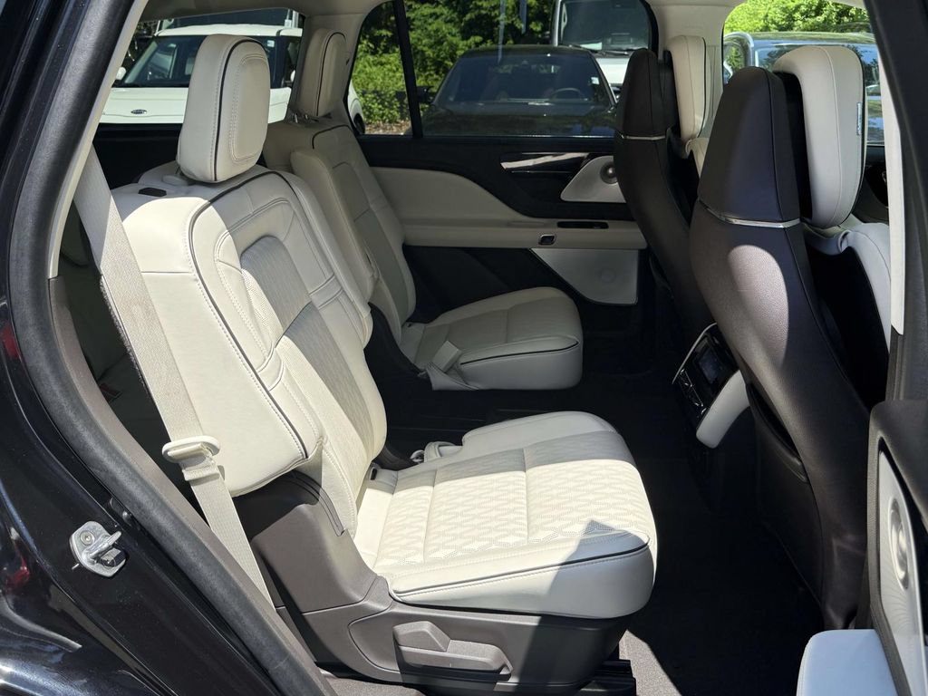 Used 2024 Lincoln Aviator Black Label w/ Jet Package AWD/4WD image 10