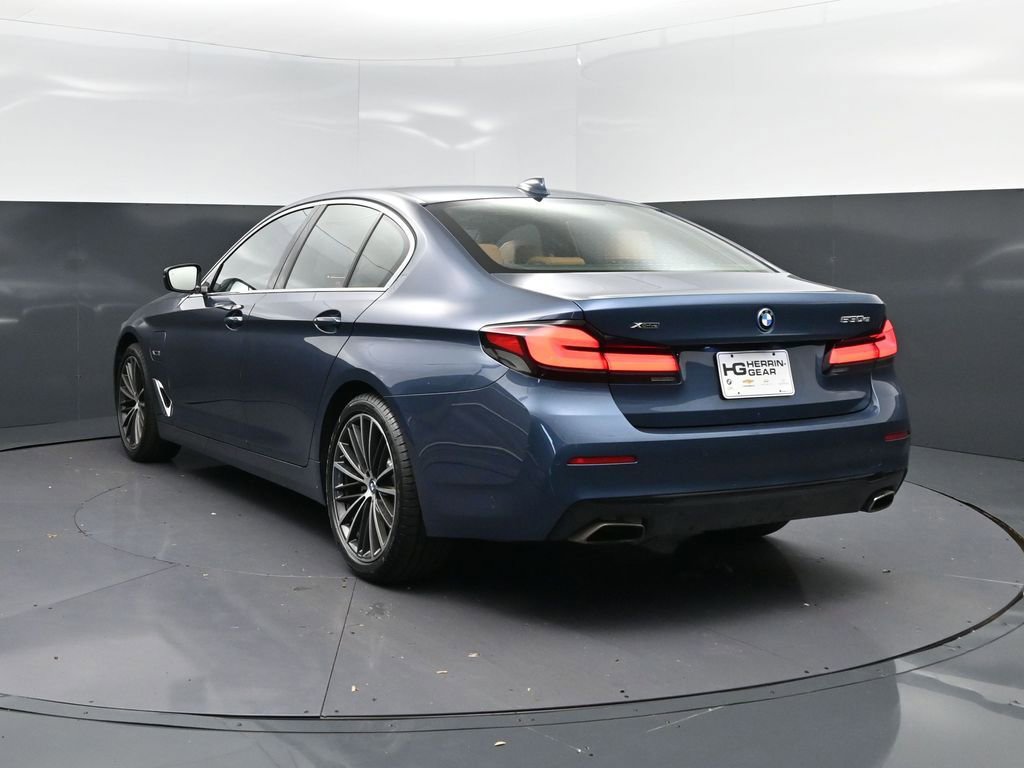 Used 2023 BMW 530e xDrive w/ Convenience Package image 5