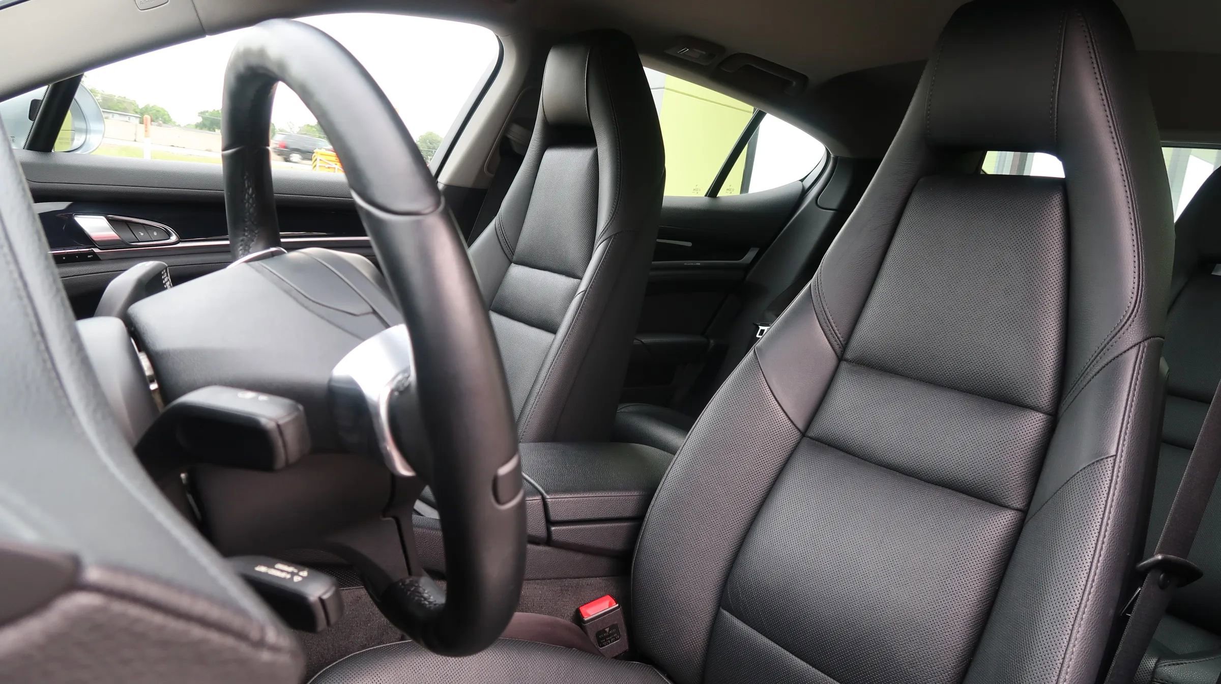 Used 2015 Porsche Panamera S image 16