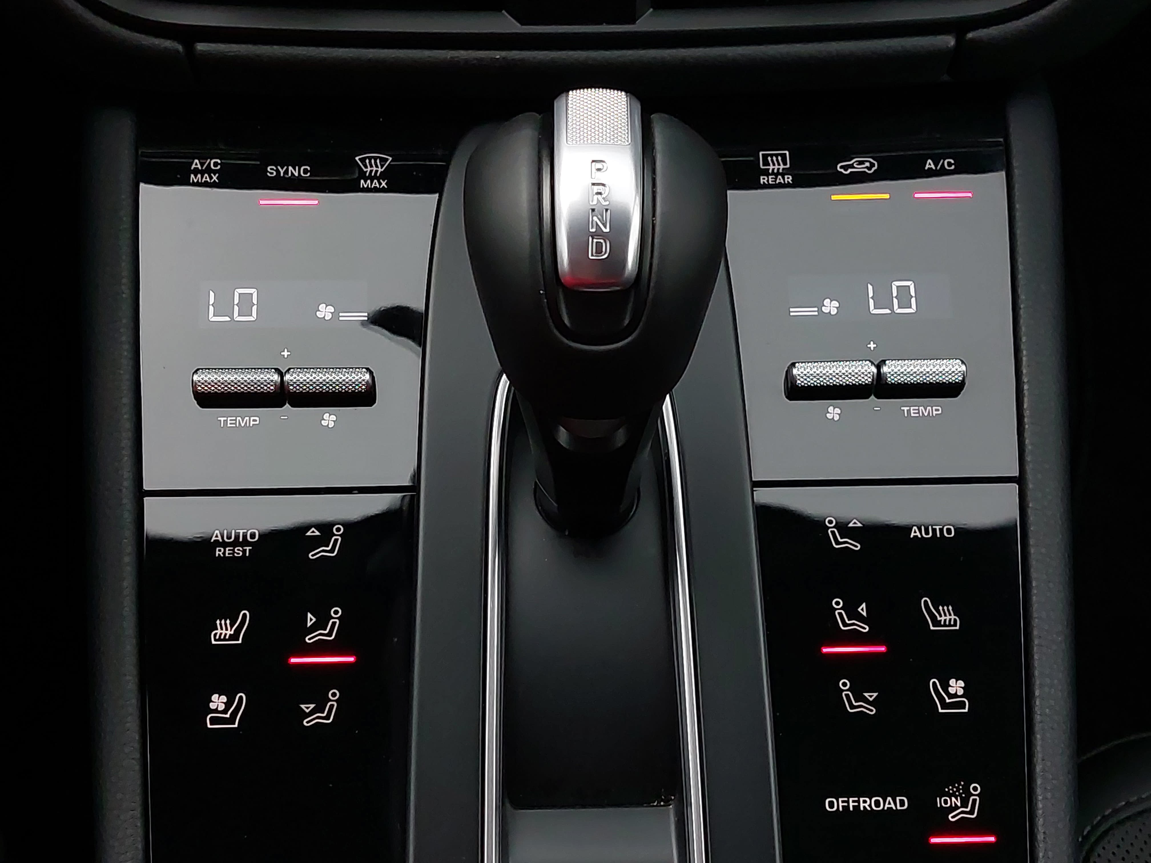 Certified 2026 Porsche Macan AWD/4WD image 23