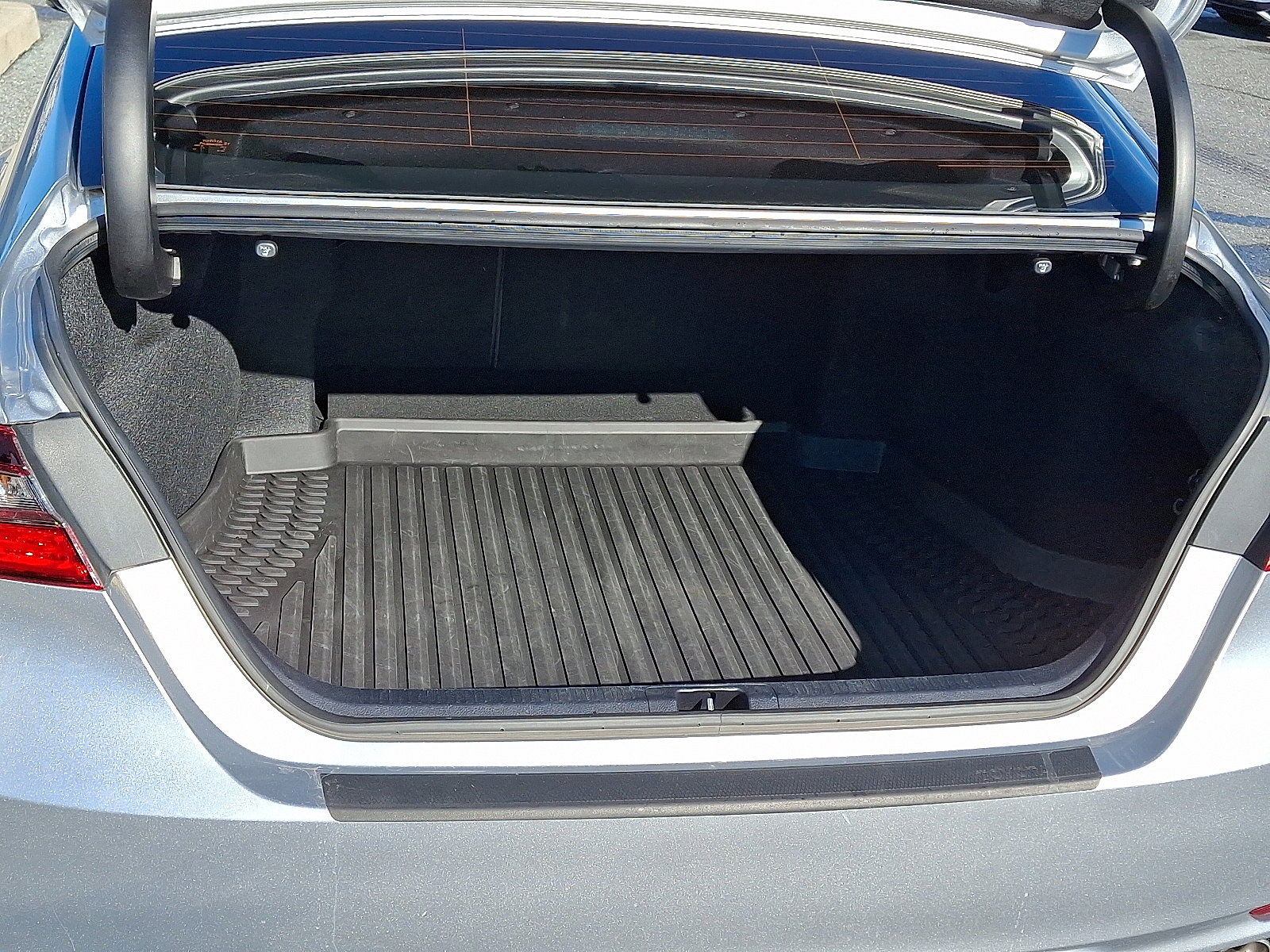 Used 2022 Toyota Camry SE image 28