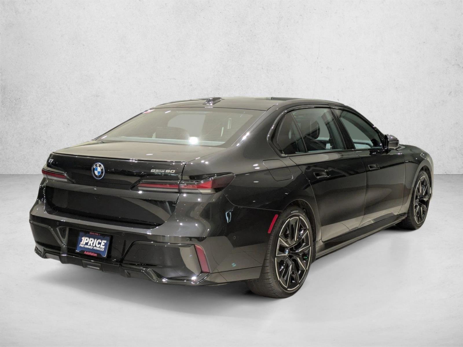 Used 2026 BMW i7 xDrive60 w/ M Sport Package RWD image 5