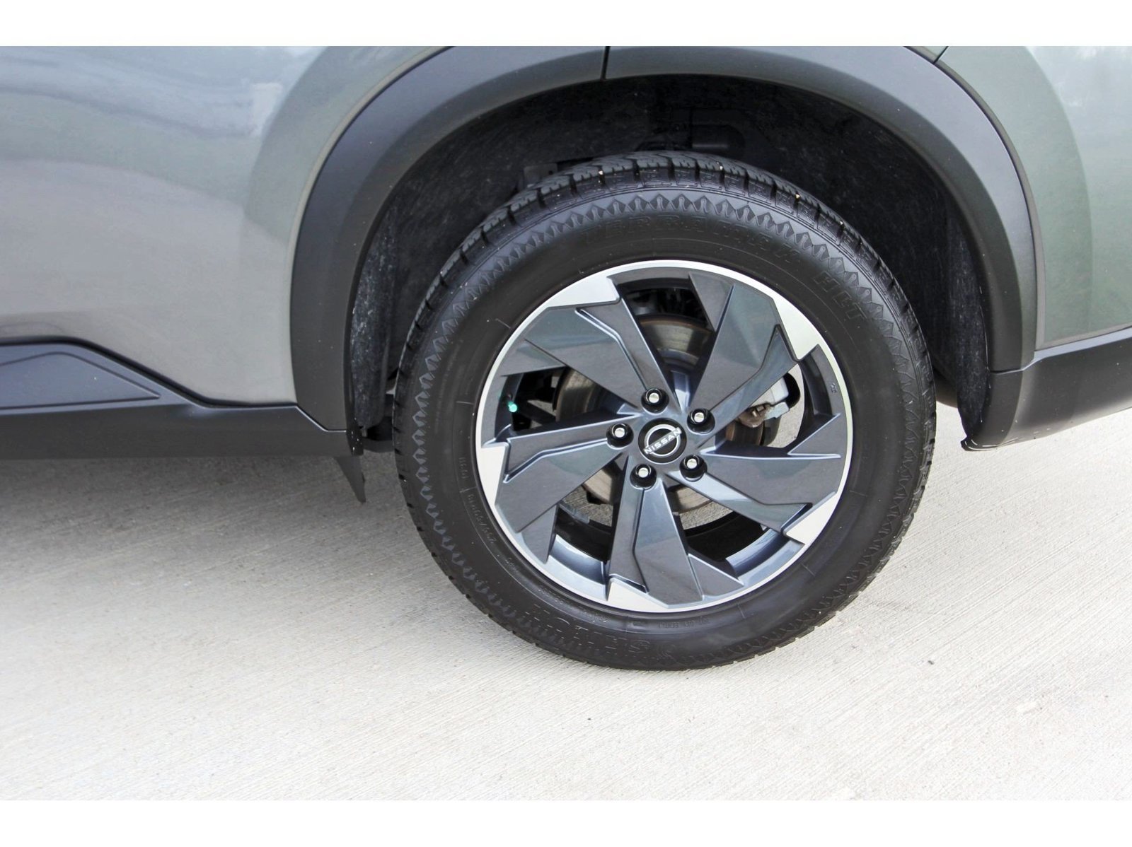 Used 2024 Nissan Rogue SV FWD image 32