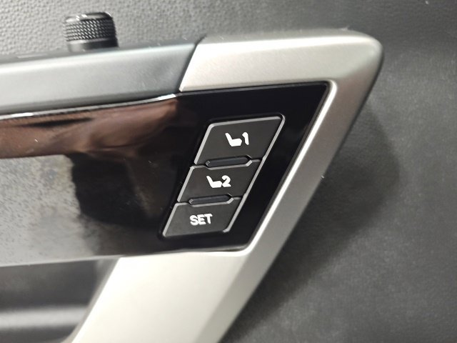 Used 2024 Toyota Tundra Limited AWD/4WD image 13